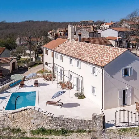 Villanova Novigrad Istria